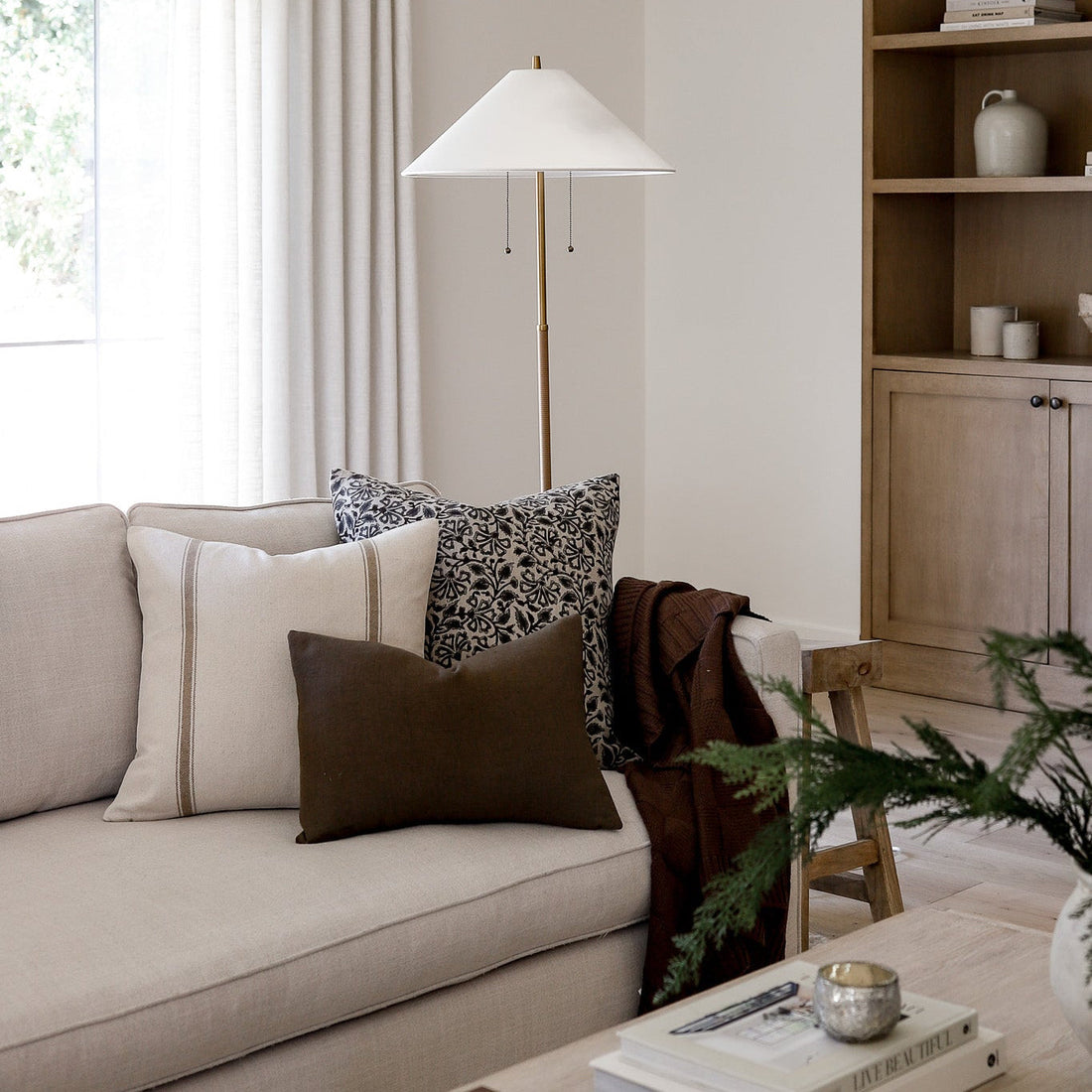 How to Create a Warm Thanksgiving Living Room