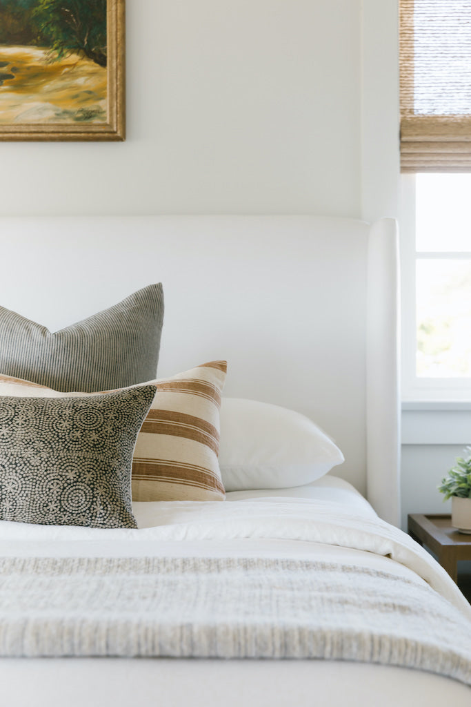 **DISCONTINUED** Arbor Noir Pillow Cover